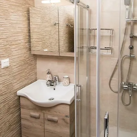 King George Apartment *